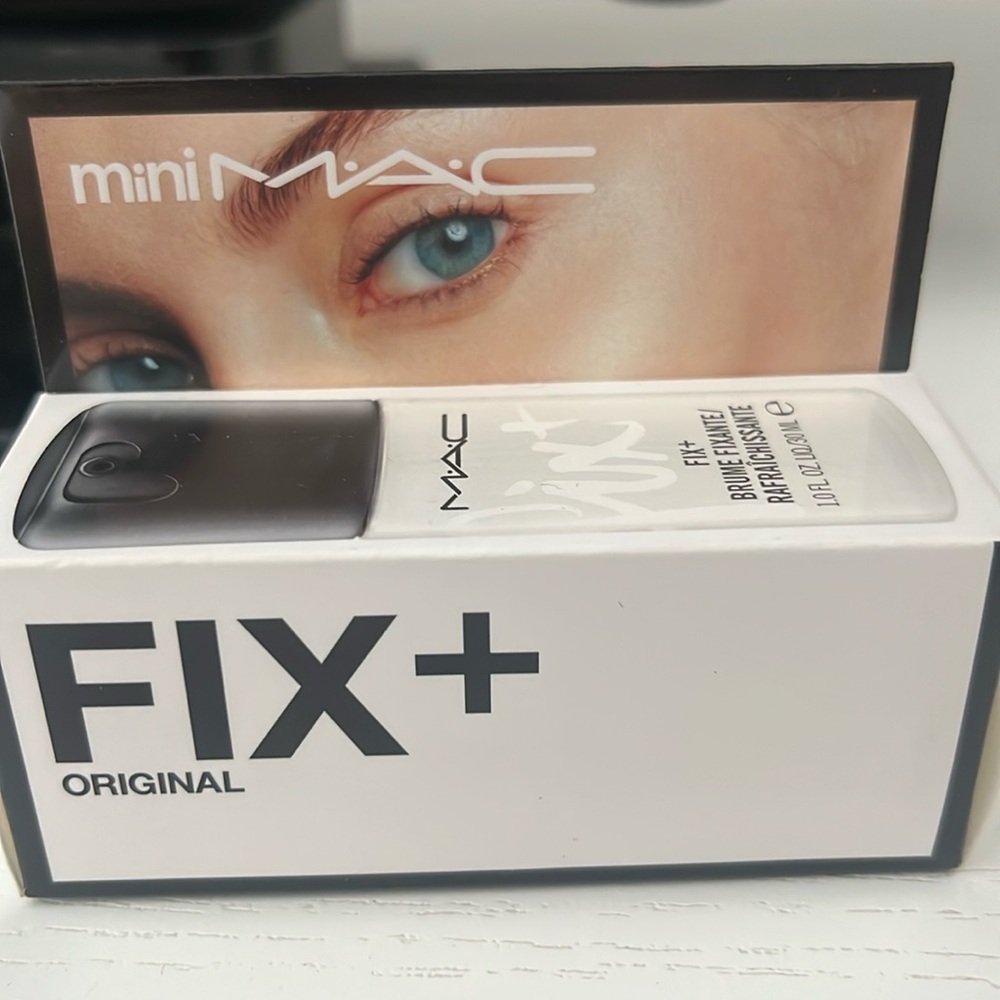 NWT MAC mini fix+ original hydrates, sets and refreshes